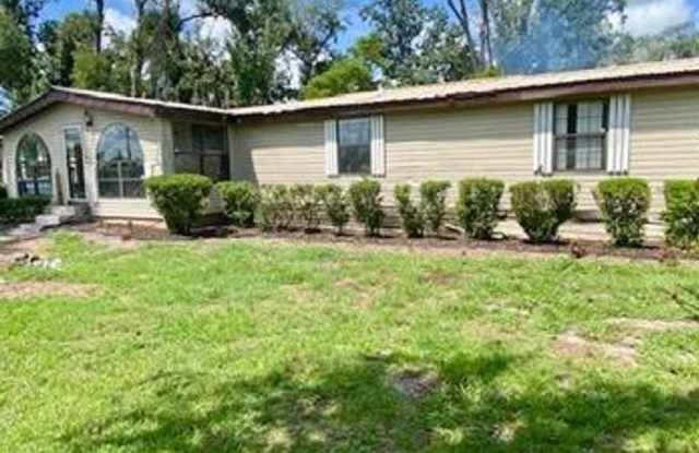 Spacious 4-Bedroom, 3 Bath Home photos photos