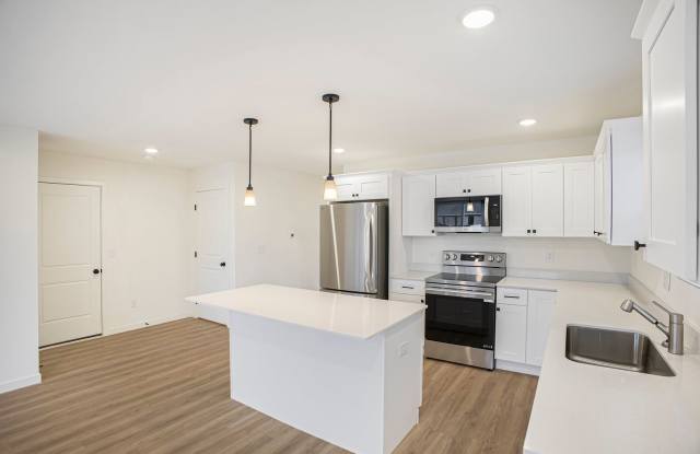 New Construction - Take advantage of this exclusive offer and enjoy a reduced security deposit of just $1,000. Applicants must move into the home within 5 days of available date to qualify. Gallery 4
