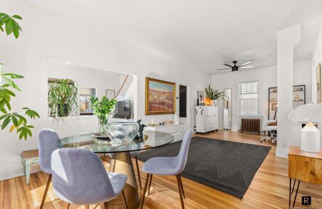401 Hunter Avenue Gallery 3
