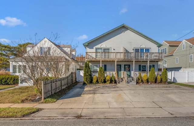 413 Beach Ave W Ave photos photos