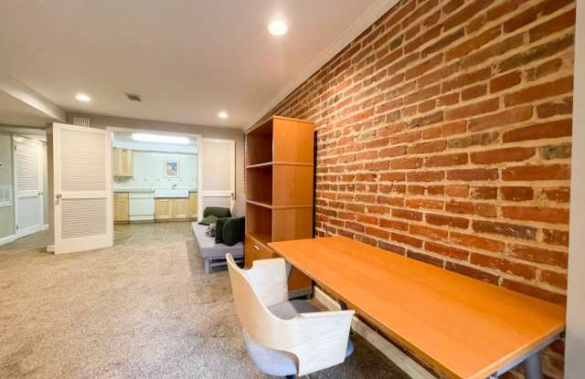 2724 Ontario Road NWBasement unit Gallery 2