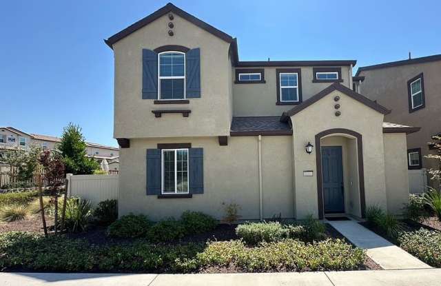 4 bedroom Campus Oaks Home located on a Corner Lot. photos photos