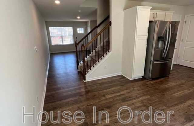 32 Malcolm Ct. Gallery 4