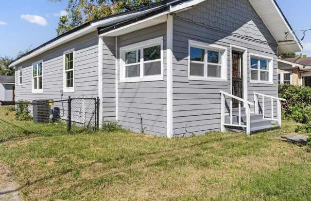 2006 MYRTLE Avenue N photos photos