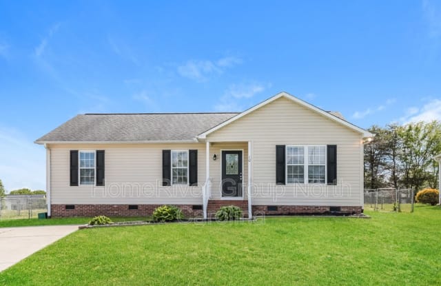 10 Buck Forest Ln - 10 Buck Forest Lane, Thomasville, NC 27360