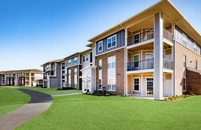 Flats at Stones Crossing Gallery 1