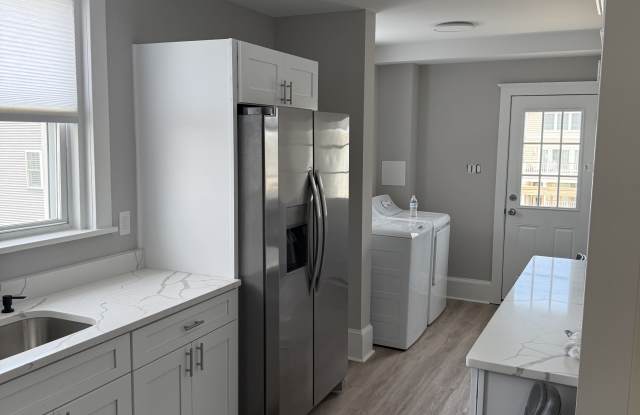 211 North Suffolk Avenue - 3 photos photos