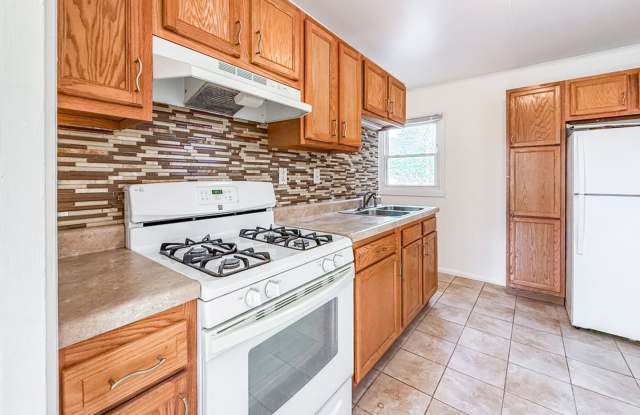 Newly Renovated 2 bedroom, 1 bathroom Urbana-Available April 1st, 2026 photos photos