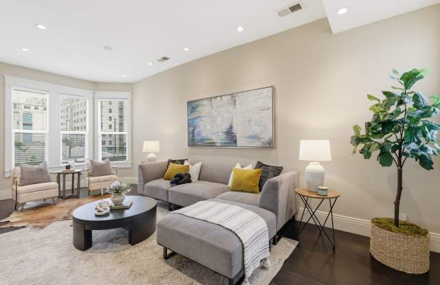 471 South Van Ness Ave photos photos