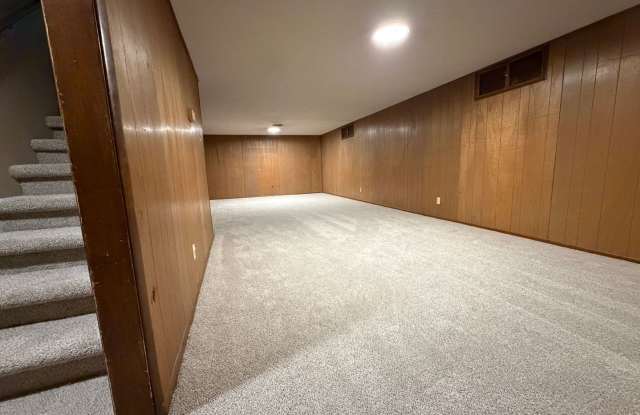 Solid and totally refreshed. Appliances included! photos photos Solid and totally refreshed. Appliances included! photos photos