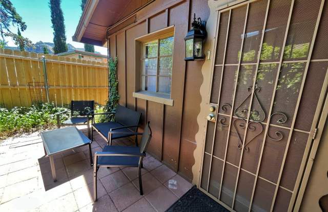 ROSE TREE INN  - UPTOWN SEDONA - FURNISHED STUDIO- CABLE TV, WIFI, UTILITIES INCLUDED! Gallery 1