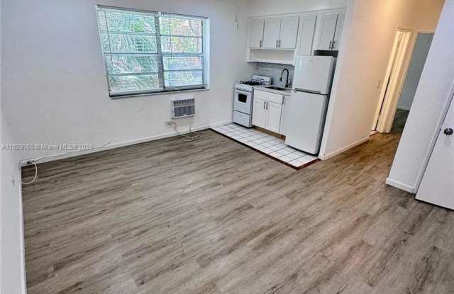 9064 Collins Ave photos photos