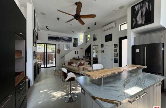 7443 Midfield Ave Gallery 4