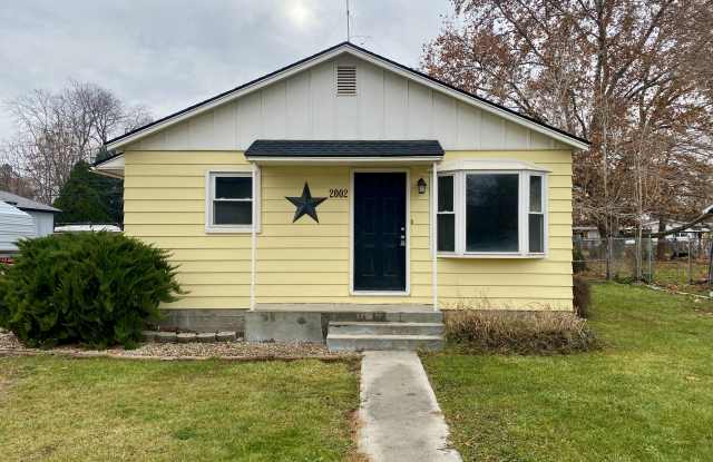 2002 Willow St photos photos