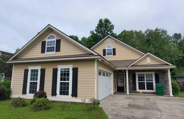 Stunning 3-Bedroom Home in the Heart of Georgia's Vineyards Subdivision - 3815 Napa Drive, Valdosta, GA 31605 Stunning 3-Bedroom Home in the Heart of Georgia's Vineyards Subdivision - 3815 Napa Drive, Valdosta, GA 31605