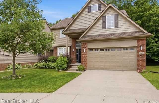 26978 Maxwell Court Gallery 2
