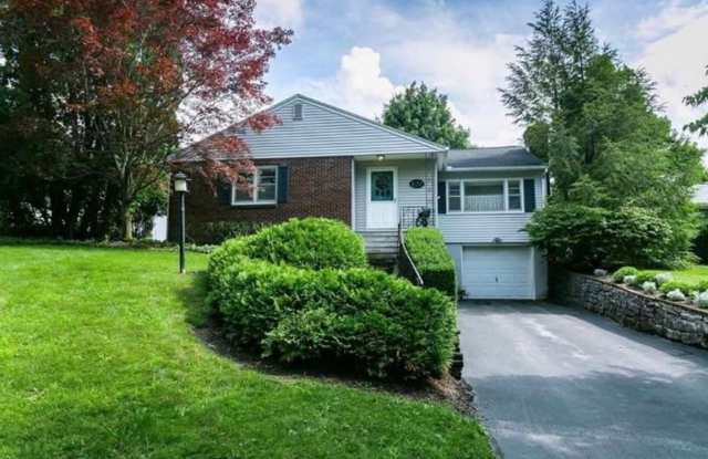 120 Edgemont Dr - 120 Edgemont Drive, Syracuse, NY 13214