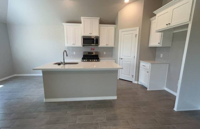 Brand New 3 Bedroom In Edmond Gallery 1