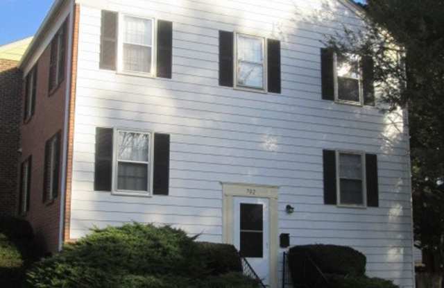 4 Bedroom 2 Bath Townhouse photos photos