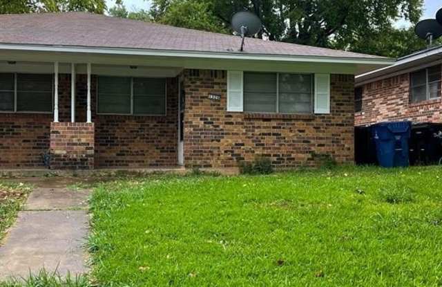 1526 W Elm Street photos photos