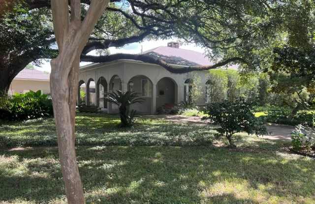 301 N Mall Street photos photos