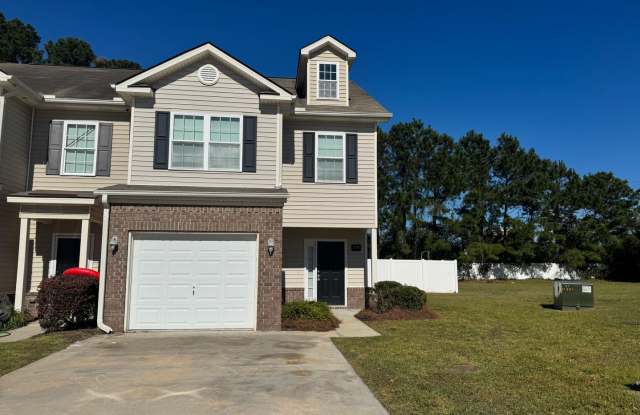 Available Now - 170 Canyon Oak Loop, Richmond Hill, GA 31324