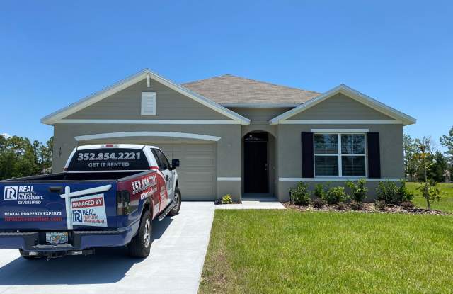 *** NOT AVAILABLE FOR SHOWING OR MOVE IN UNTIL MID SEPTEMBER *** Desirable SE Ocala Neighborhood - Lake Diamond-North - 4/2/2 *Available Soon* Won't Last! photos photos