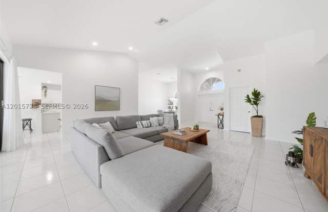 11008 Boca Woods Ln Gallery 3