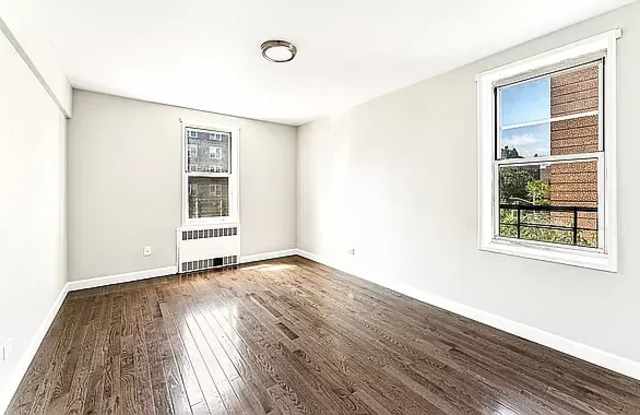 8809 35th Ave Apt 3J Gallery 4