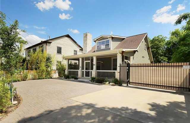 1011 E 38th 1/2 ST - 1011 E 38th 1/2 St, Austin, TX 78751