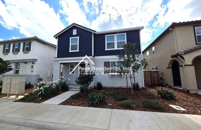 Only 2 years new. 3-bedrooms in Elk Grove photos photos
