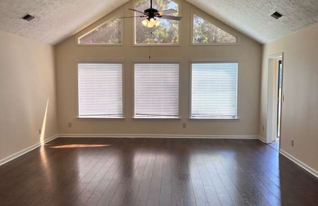 5416 Handel Drive Gallery 3