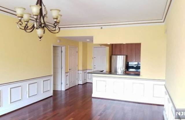 2407 City Place Gallery 4