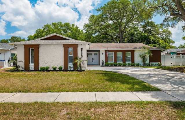 10997 117TH STREET - 10997 117th Street North, Seminole, FL 33778