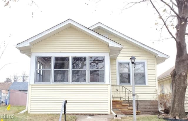 790 Hyacinth Ave E - 790 Hyacinth Avenue East, St. Paul, MN 55106