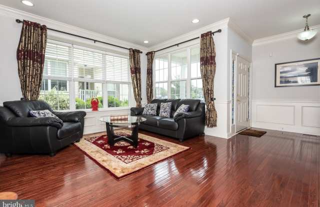 2604 ROCKLEDGE Court Gallery 1
