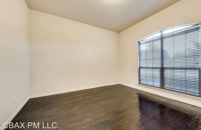 7925 Aspermont Drive Gallery 4