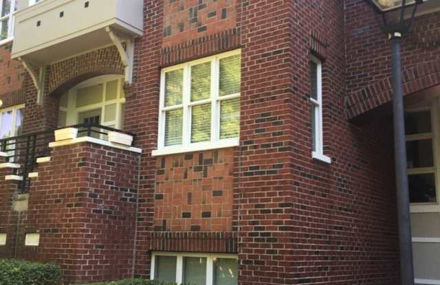 100 N Laurel Avenue #112 Gallery 2