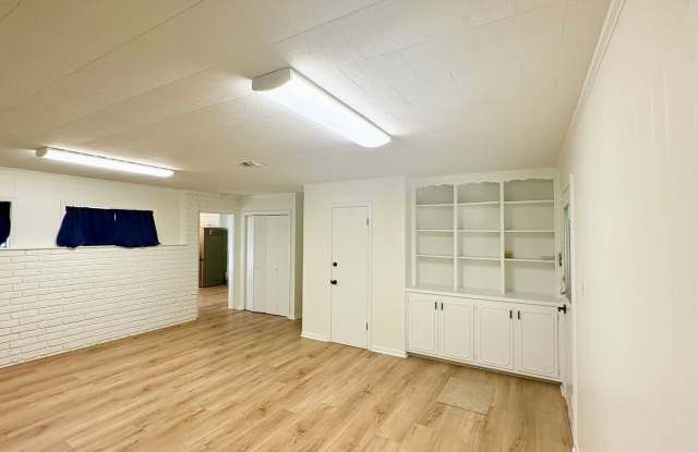 Newly Renovated 3BR/2.5 BA home Gallery 3