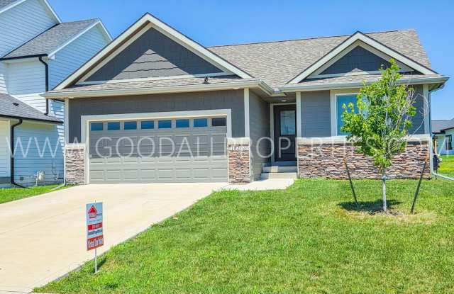 Beautiful Clive Home in Waukee Schools | Quartz Counters & 2-Car Garage photos photos