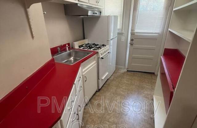 2632 SE Adams St photos photos