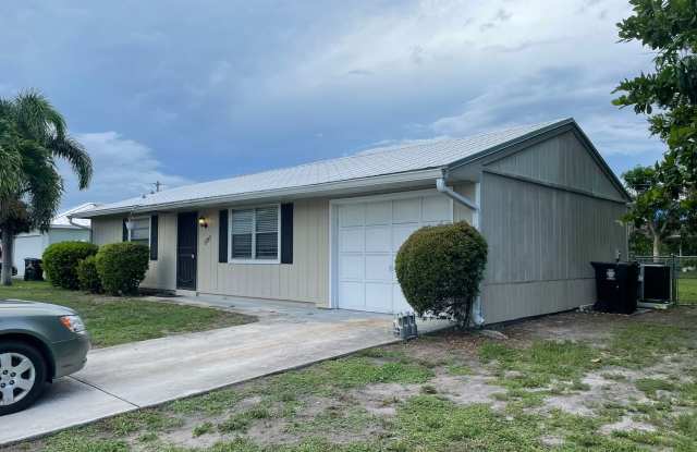 Refreshed 2/2 within walking distance to park photos photos