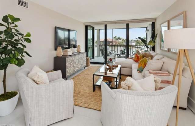 10562 Gulf Shore DR Gallery 2