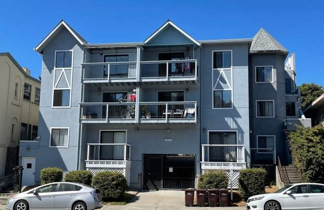 2401 Park Boulevard #6 - Spacious condo located along Park Blvd - 2401 Park Boulevard, Oakland, CA 94606