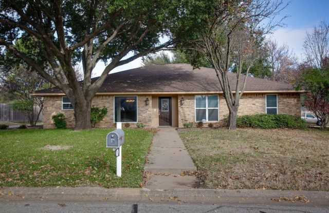 317 Merriman Drive - 317 Merriman Drive, Highland Village, TX 75077