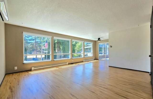 2-Bedroom Monroe Apartment Available Now – $250 Signing Bonus! Gallery 1