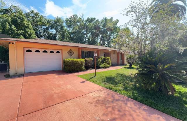 Quiet 2 bed, 2 bath home with large inground pool located in Palm Coast photos photos