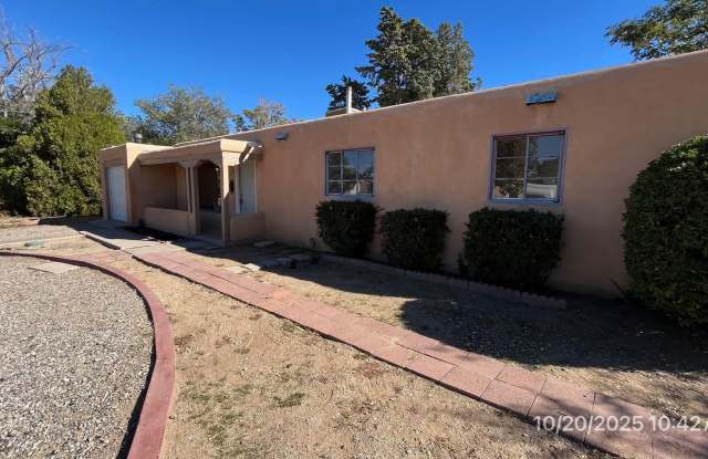 Uptown Lovely Home for Lease! 3 Bedroom, 2 Bathroom, 2 Living Areas, Large Yard! photos photos Uptown Lovely Home for Lease! 3 Bedroom, 2 Bathroom, 2 Living Areas, Large Yard! photos photos