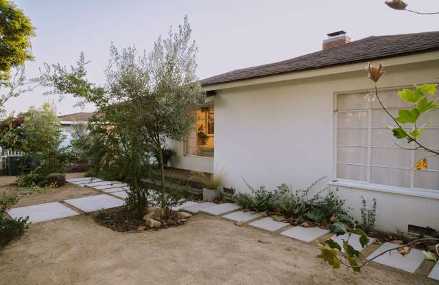 3 Bedrooms + 2 Bathrooms | Midtown Ventura | Furnished or Unfurnished photos photos