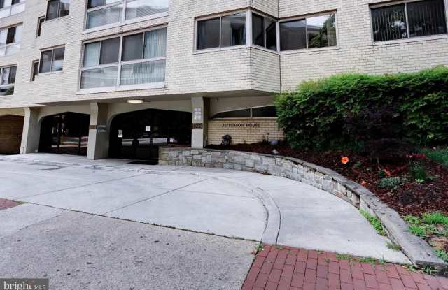 922 24TH ST NW #206 Gallery 1